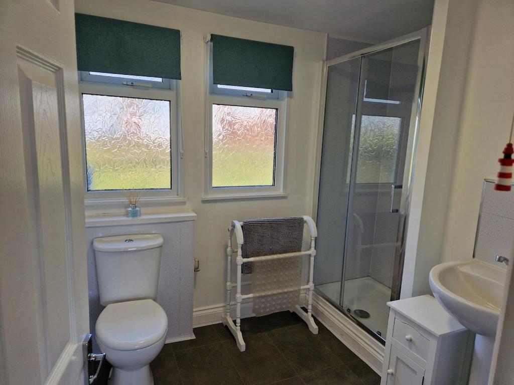 Caldon Holiday Chalet Sleeps 4 In Dartmouth Wifi Electric Inc Pet Friendly Exterior photo